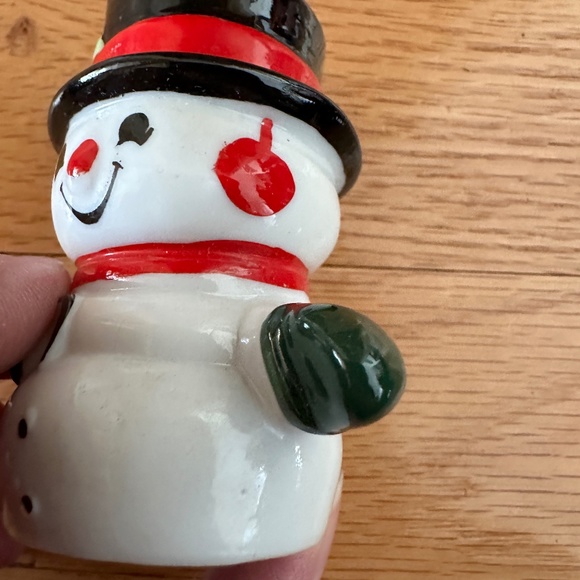 Vtg Halmark Mr and Mrs Snowman Porcelain Christmas Salt & Pepper Shakers 1970s - Picture 7 of 11